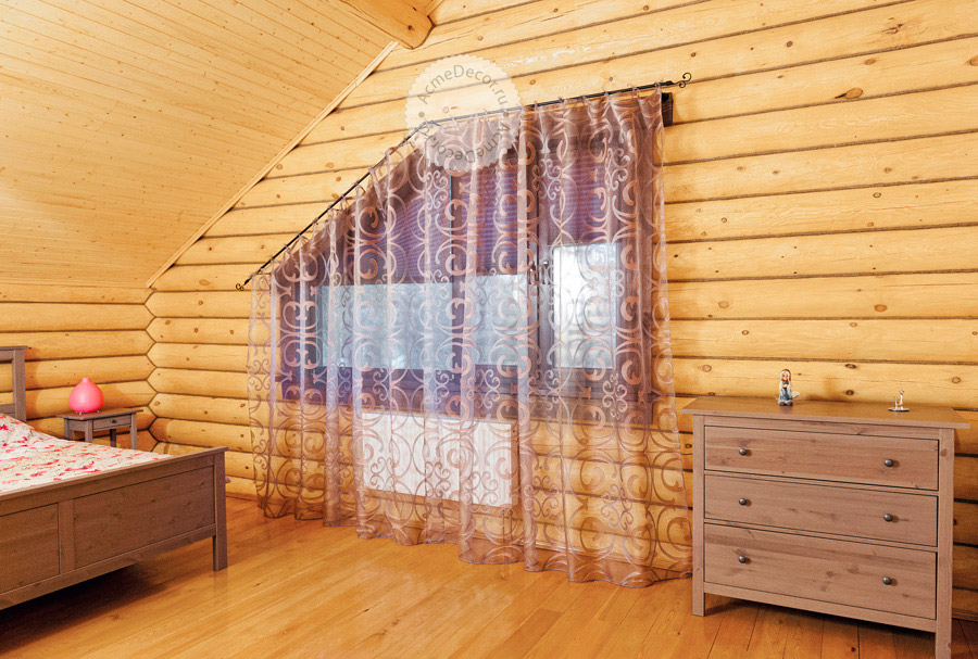 Дизайн штор в деревянном доме