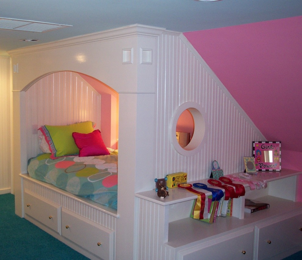 Детская мансардная комната для девочки