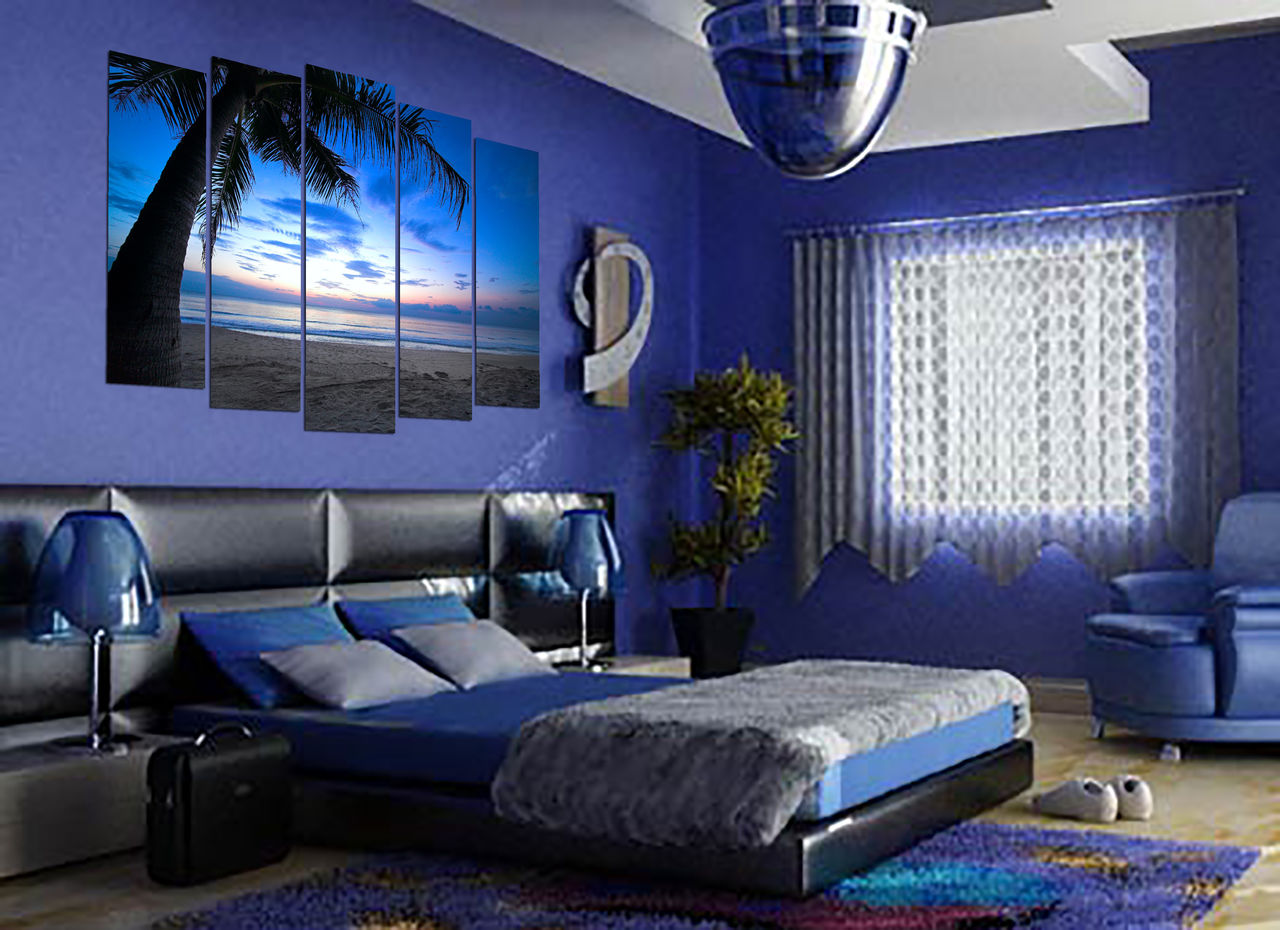 Интерьер с синими обоями в спальне