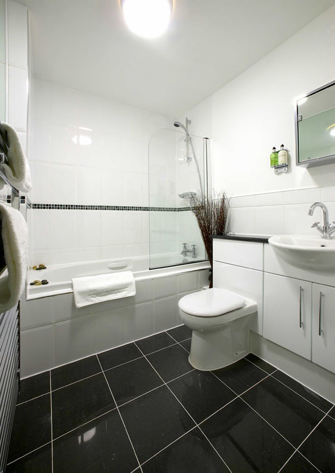 Дизайн ванной комнаты плитка с ванной и туалетом фото