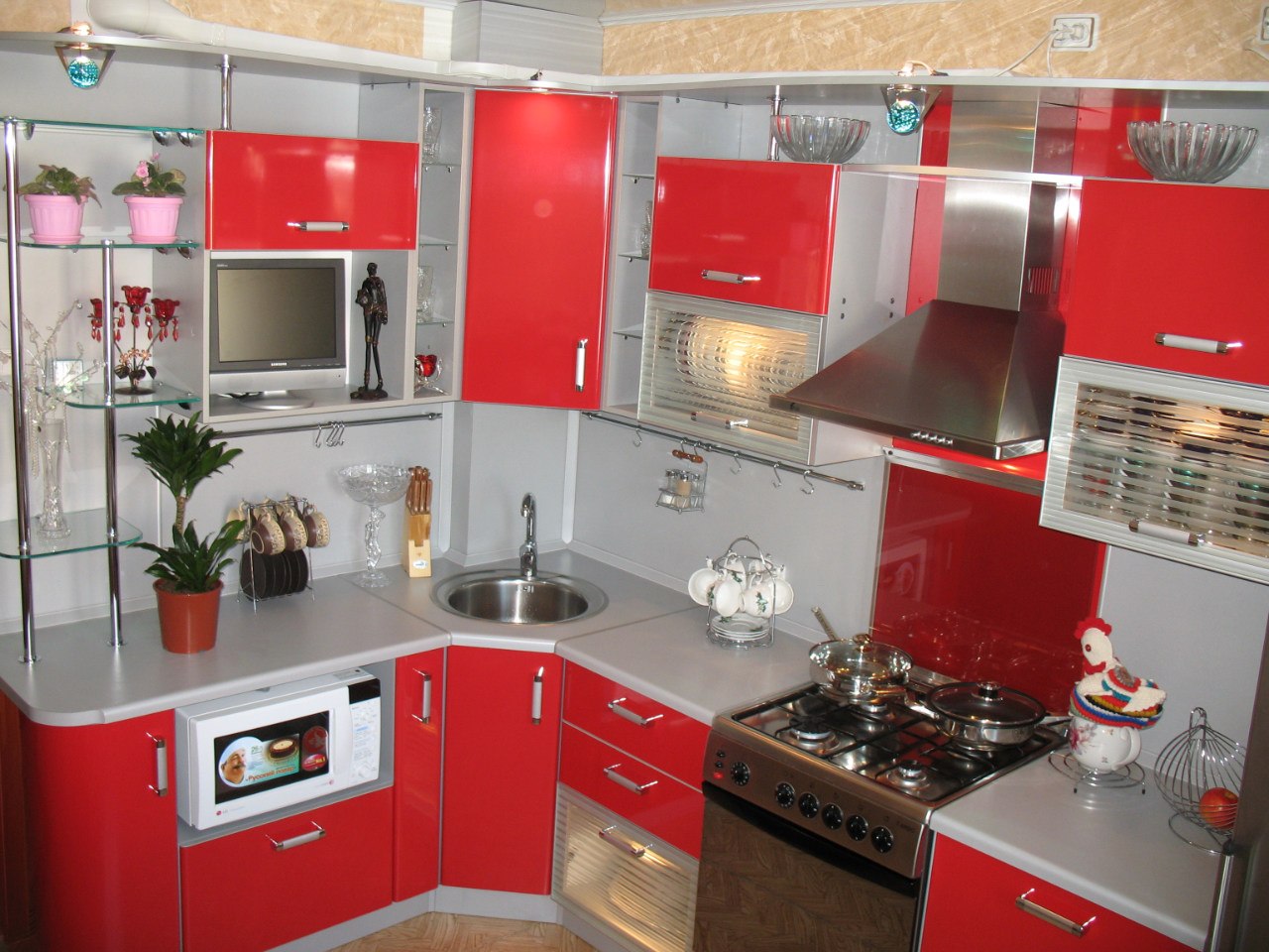 Кухни в стиле хай тек угловые для маленькой кухни фото дизайн