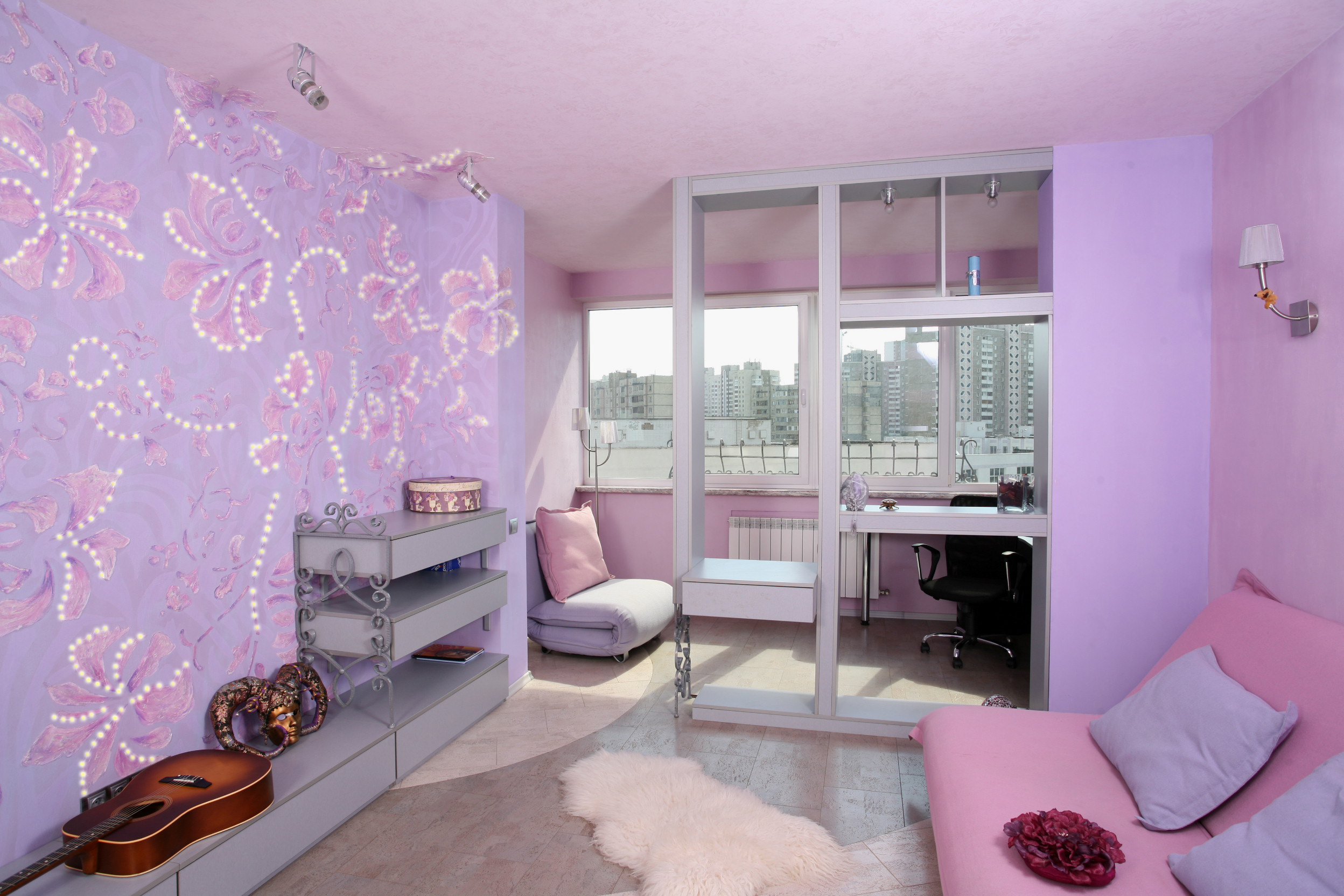 Комната для девочки подростка с большим балконом