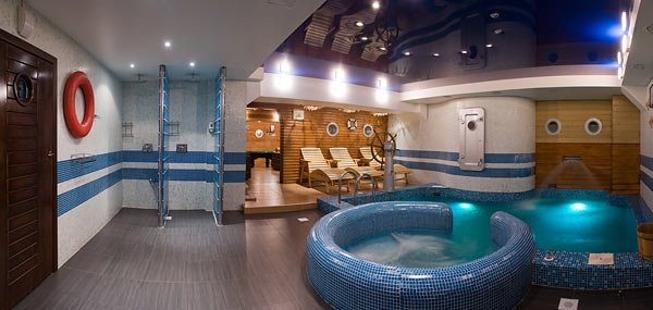 Комната отдыха в бане в морском стиле