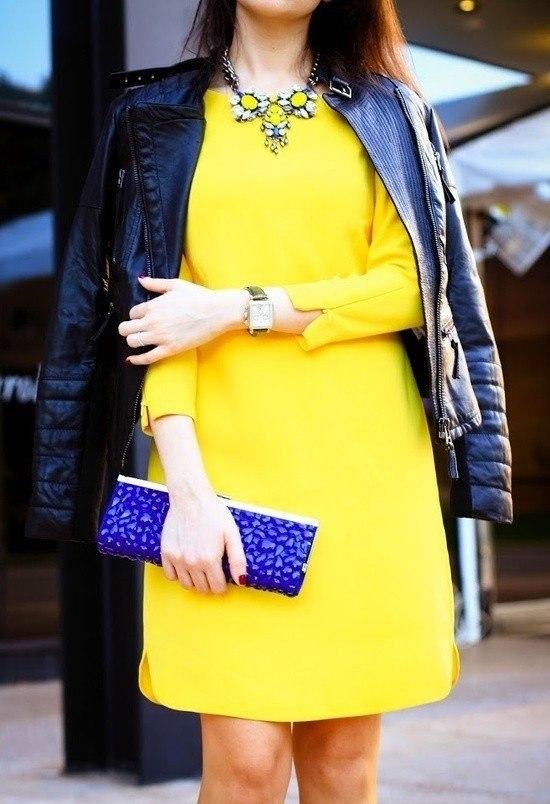 Желтое с синим платье